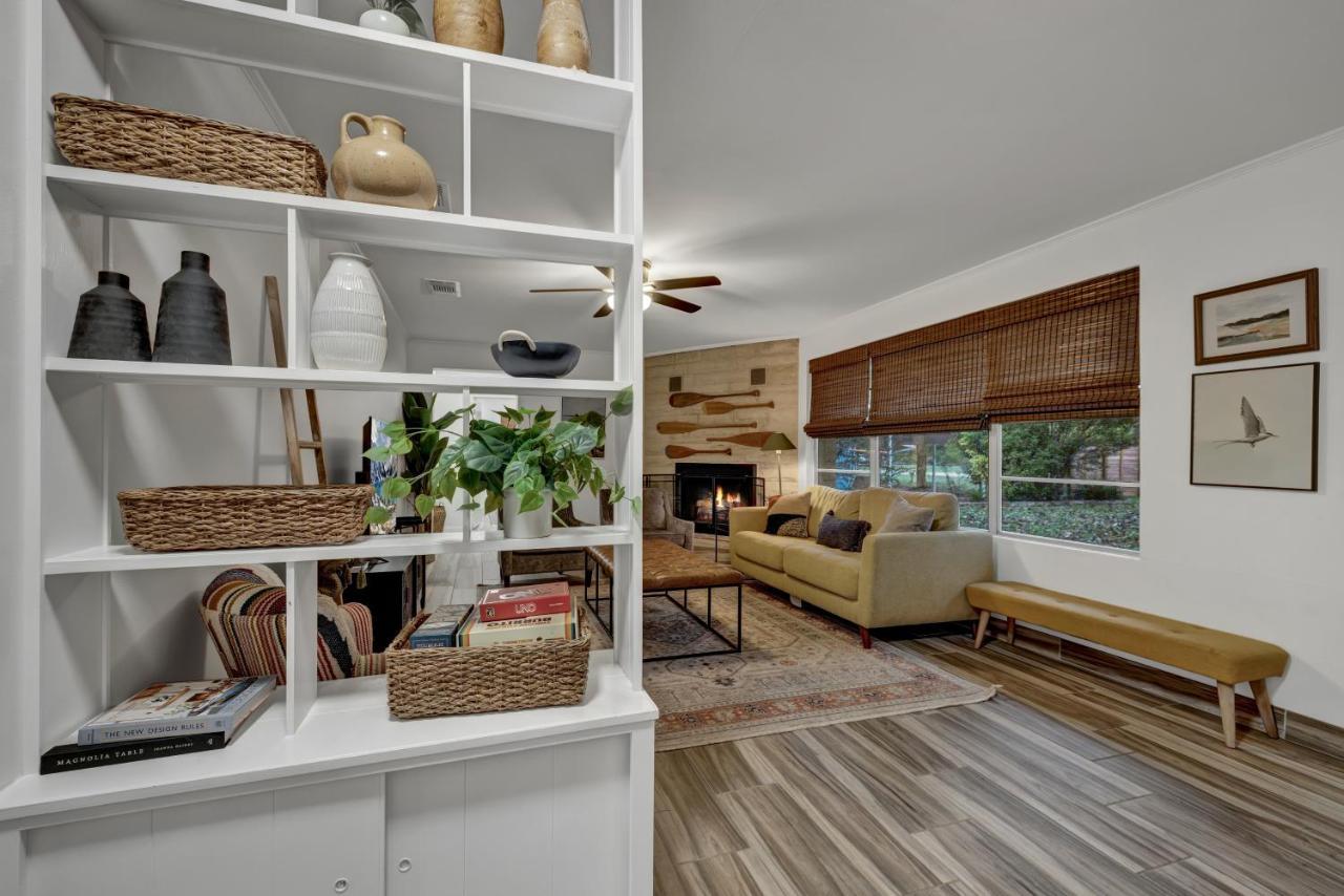 Luxury Lakefront Oasis With Boat Dock-Firepit McQueeney Dış mekan fotoğraf