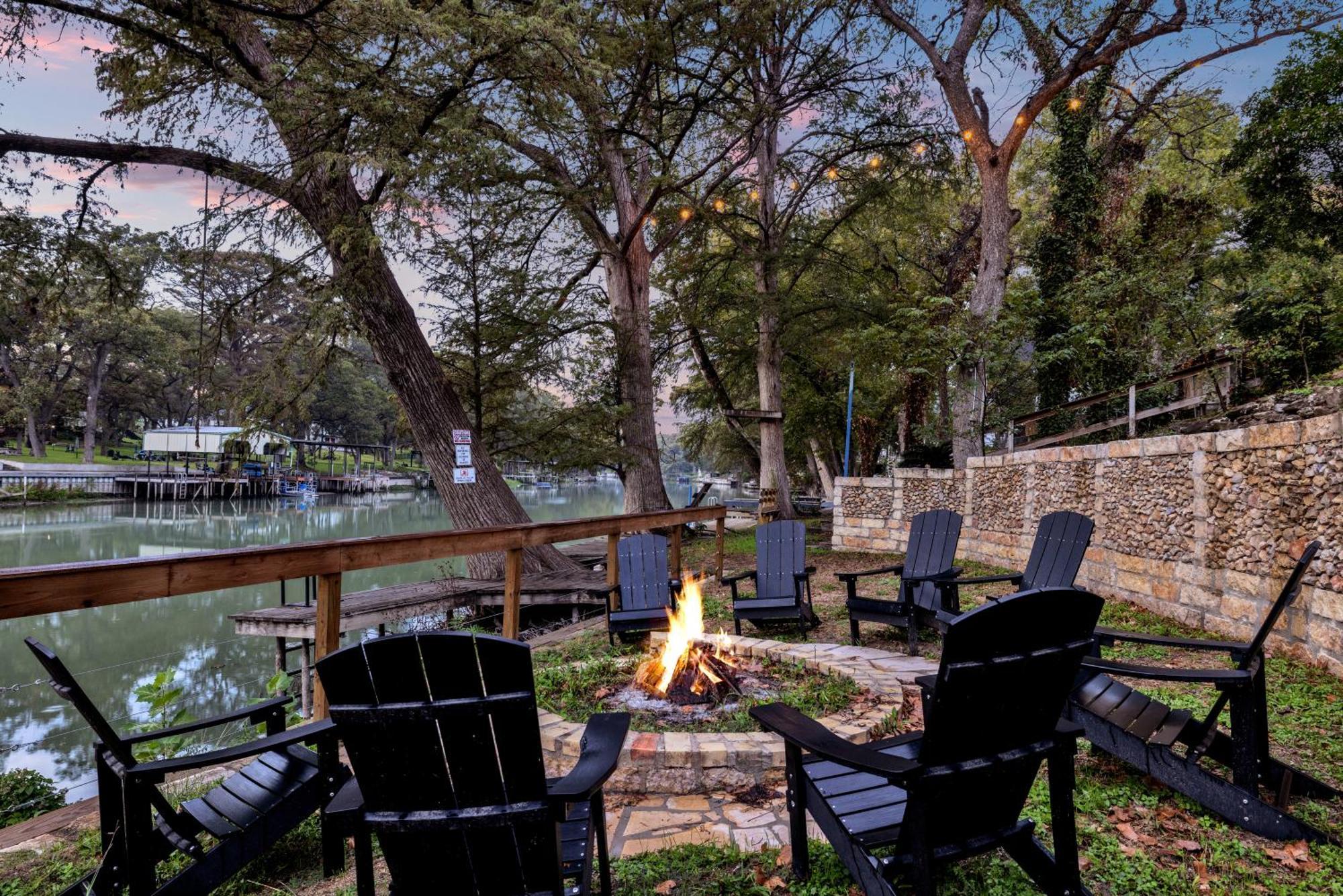 Luxury Lakefront Oasis With Boat Dock-Firepit McQueeney Dış mekan fotoğraf